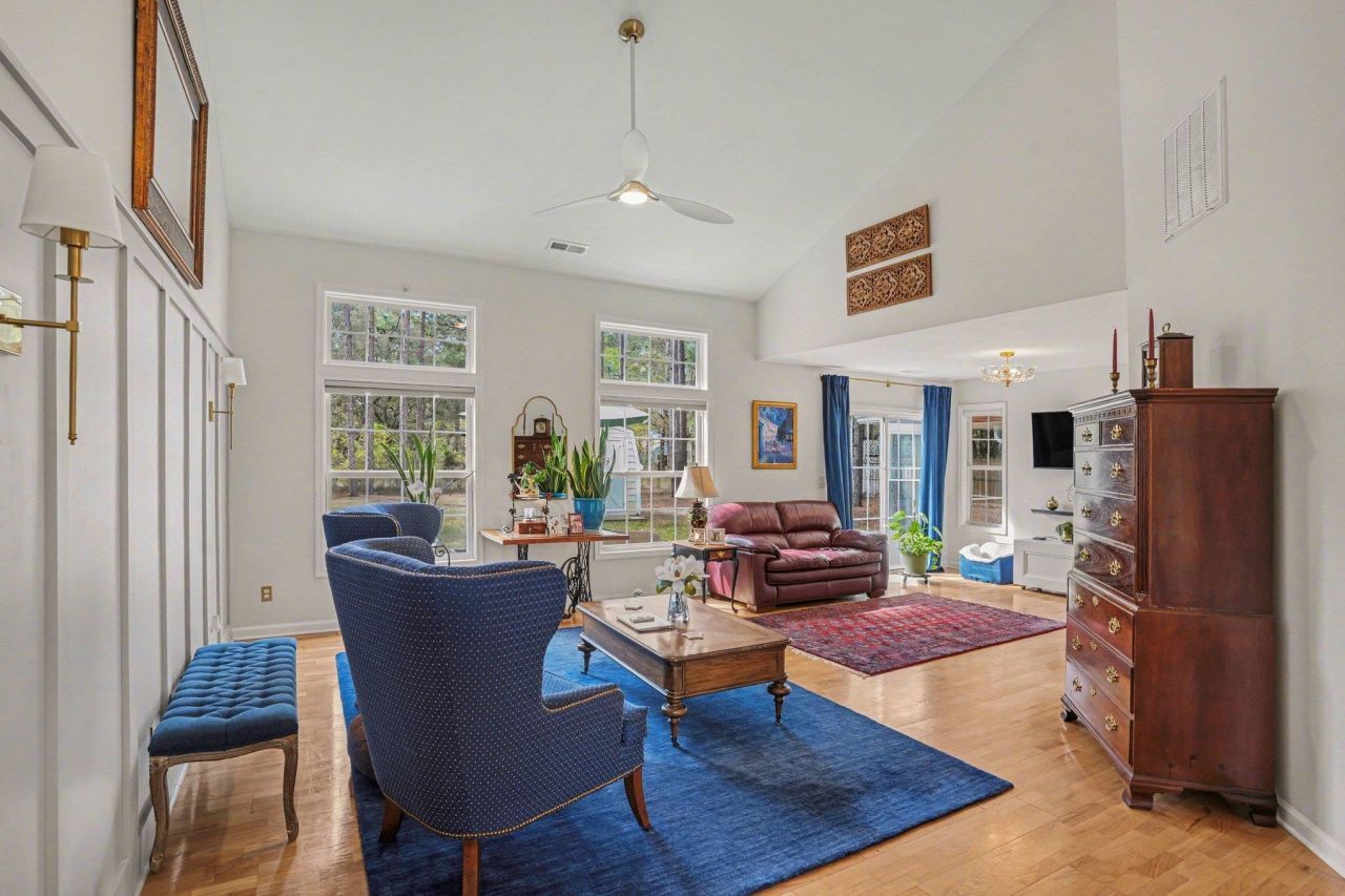 160 Riverbirch Ln. Photo 7