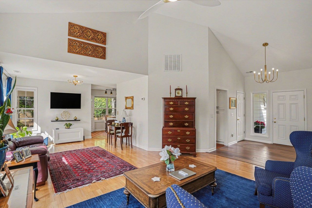 160 Riverbirch Ln. Photo 8