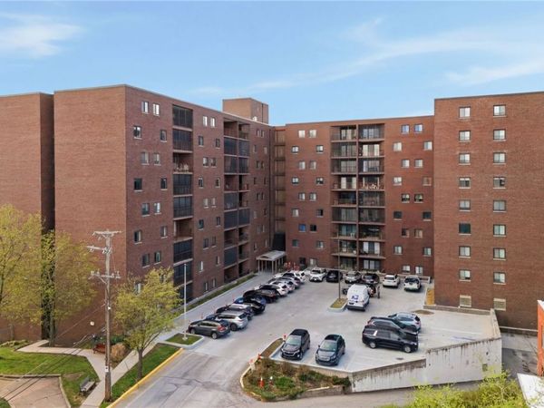 5600 Munhall Rd, Unit 902, Pittsburgh, PA 15217