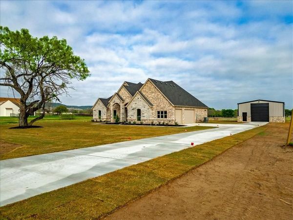3031 Haylee Drive, Granbury, TX 76048
