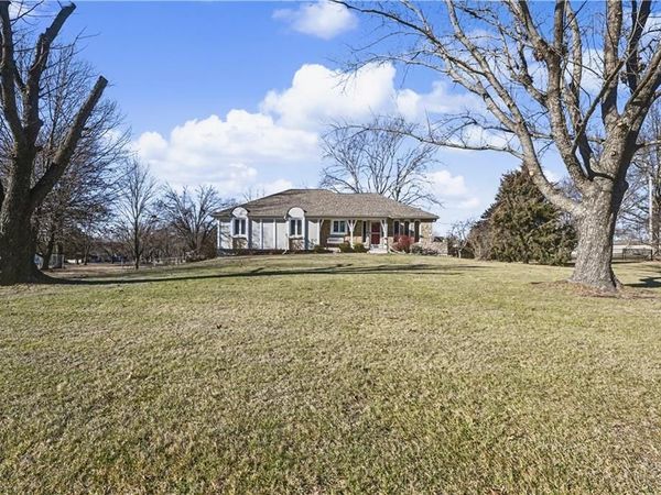 19430 Hardy Street, Stilwell, KS 66085