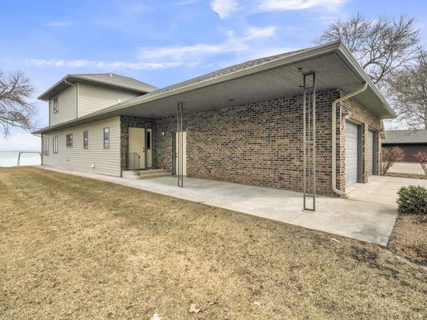 24092 140th Street, Orleans, IA 51360