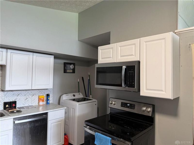 9 Mario Drive, Dayton, OH 45426 Photo 2