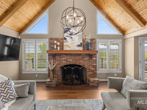 318 E Lake Rim Lane, Boise, ID 83716