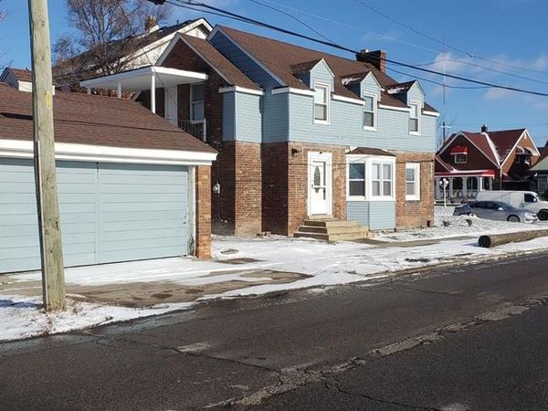 8710 W DAVISON, Detroit, MI 48238