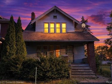 2921 W Euclid Street, Detroit, MI 48206