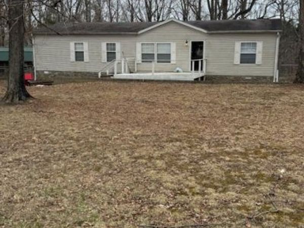 337 Sparrow Rd, Lafayette, TN 37083