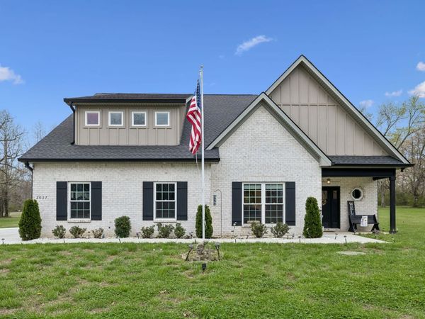 2037 W Lincoln St, Tullahoma, TN 37388