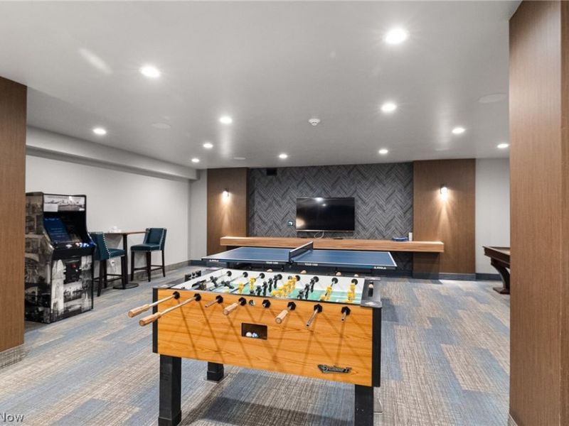 12900 Lake Avenue, Unit 2005, Lakewood, OH 44107 Photo 18