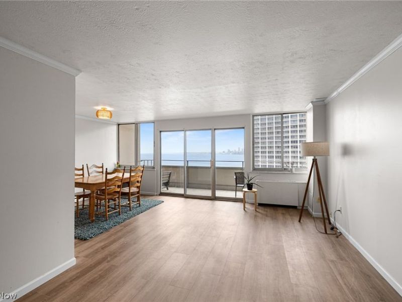 12900 Lake Avenue, Unit 2005, Lakewood, OH 44107 Photo 2