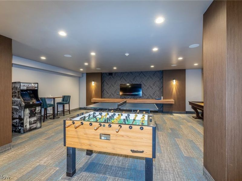 12900 Lake Avenue, Unit 2005, Lakewood, OH 44107 Photo 20