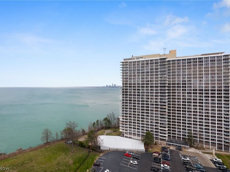 12900 Lake Avenue, Unit 2005, Lakewood, OH 44107 Photo 7