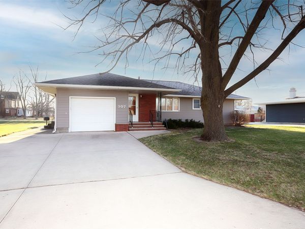 307 SW 7th Street, Unit PL, Ogden, IA 50212