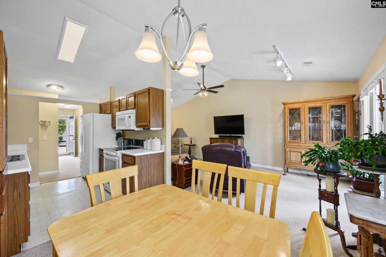 208 Amber Chase Court  Photo 13