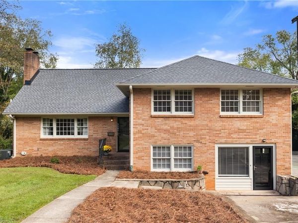 3201 Crittenden Court, Winston-Salem, NC 27106