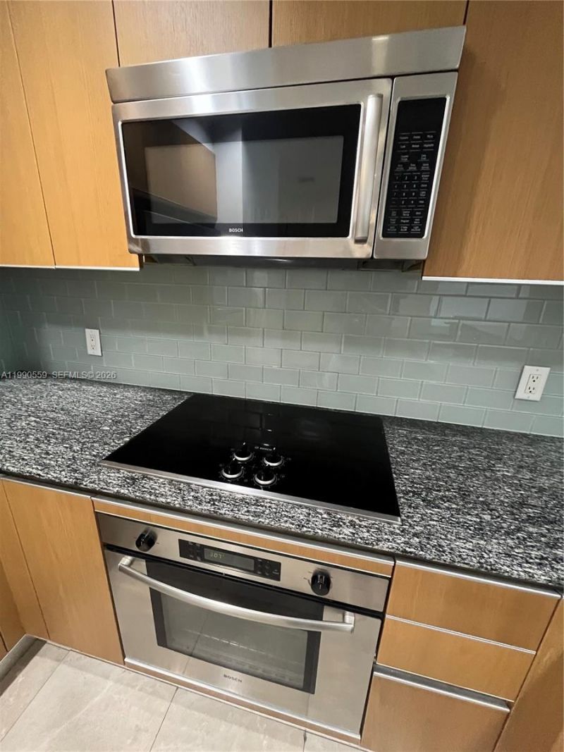 1050 Brickell Av, Unit 1406, Miami, FL 33131 Photo