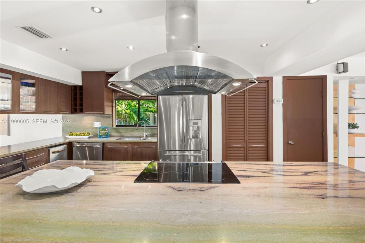 3520 Rockerman Rd, Miami, FL 33133 Photo