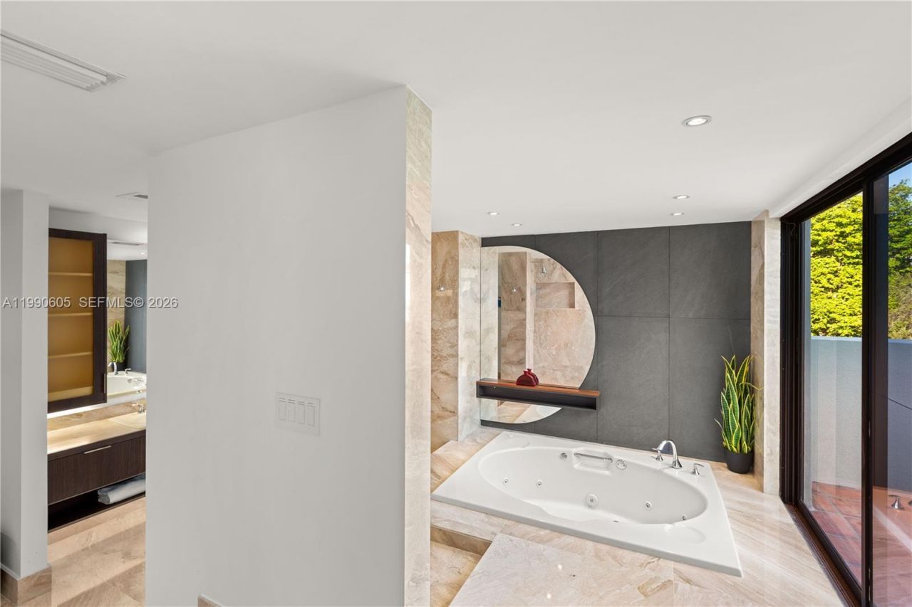 3520 Rockerman Rd, Miami, FL 33133 Photo