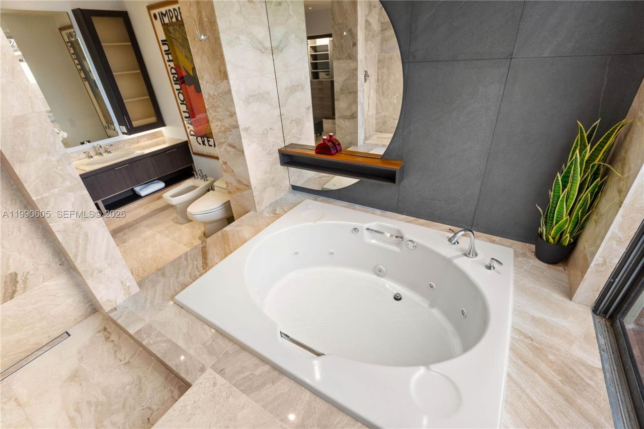 3520 Rockerman Rd, Miami, FL 33133 Photo