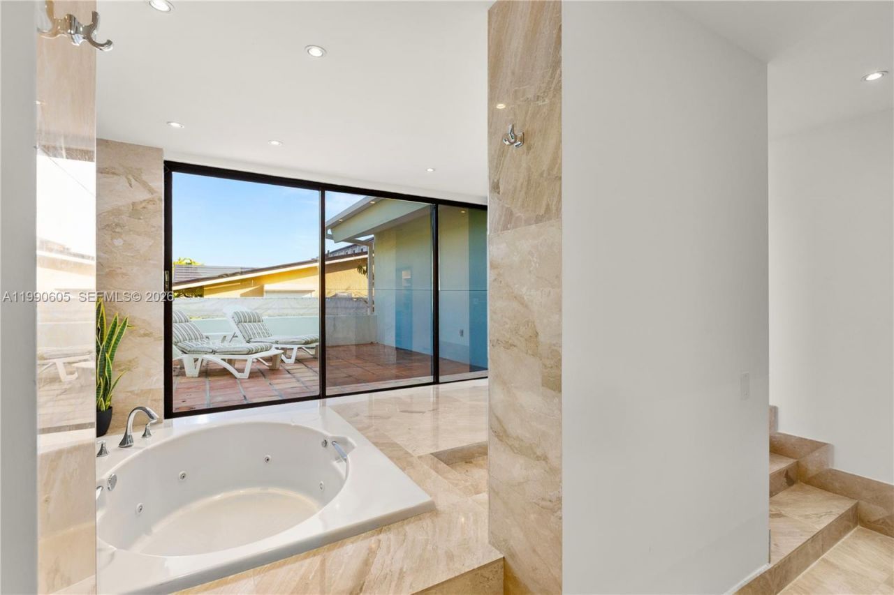 3520 Rockerman Rd, Miami, FL 33133 Photo