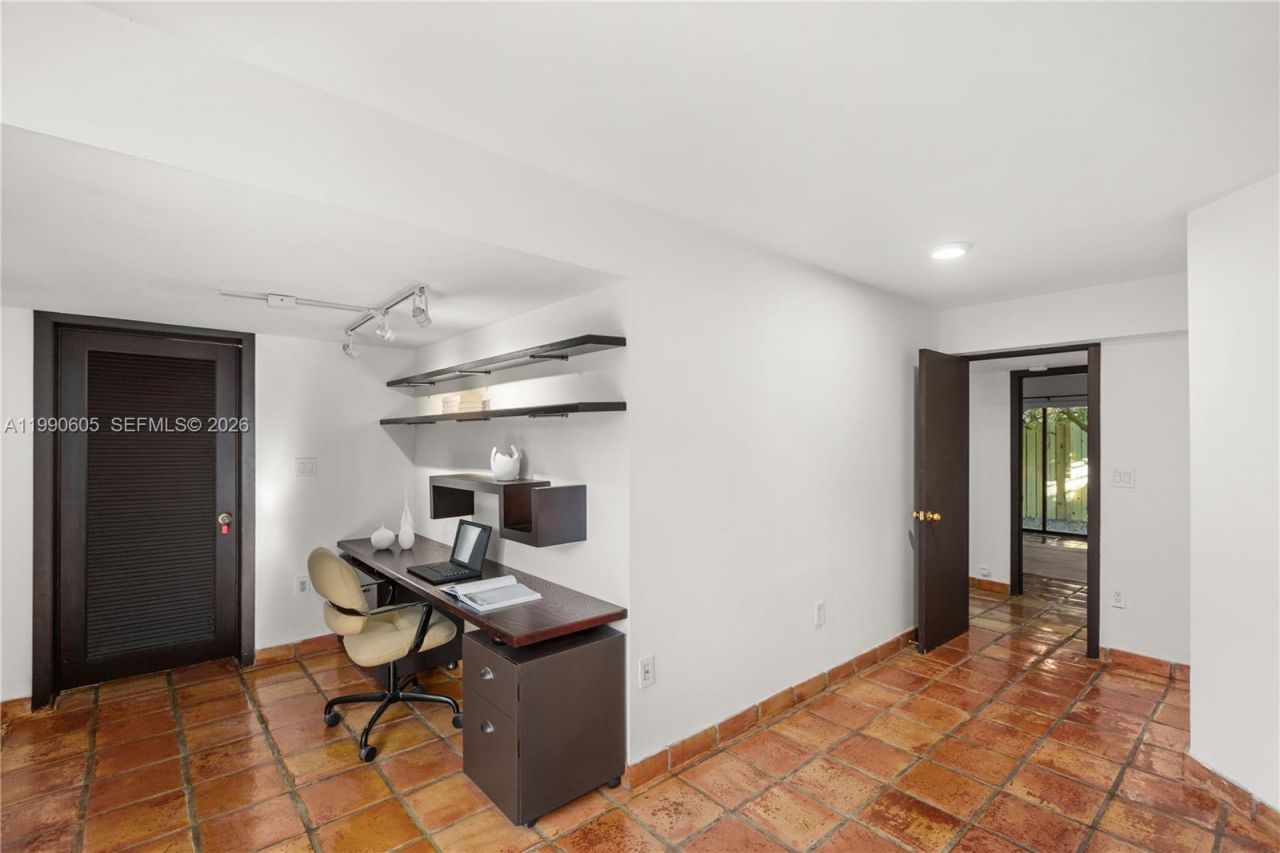 3520 Rockerman Rd, Miami, FL 33133 Photo