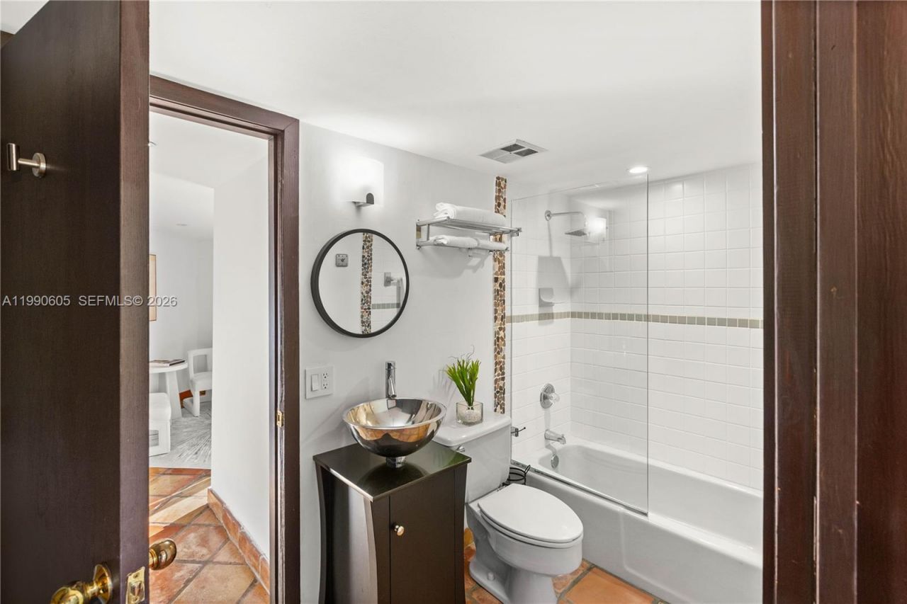 3520 Rockerman Rd, Miami, FL 33133 Photo