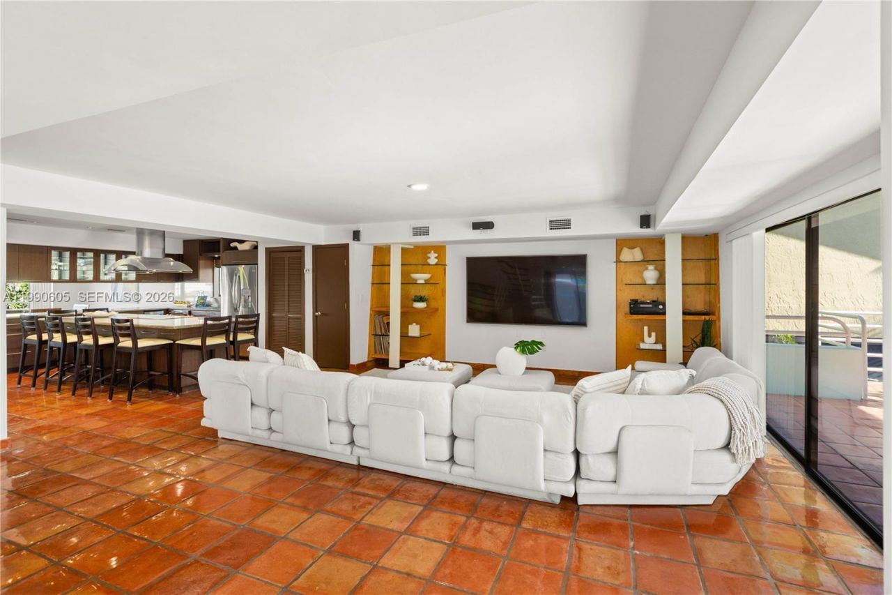 3520 Rockerman Rd, Miami, FL 33133 Photo