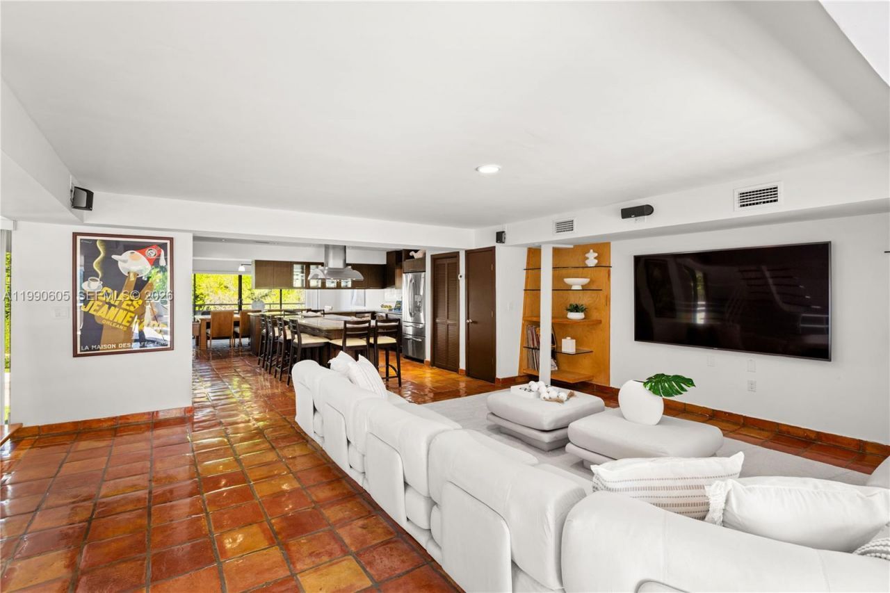 3520 Rockerman Rd, Miami, FL 33133 Photo