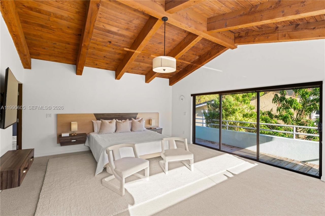 3520 Rockerman Rd, Miami, FL 33133 Photo