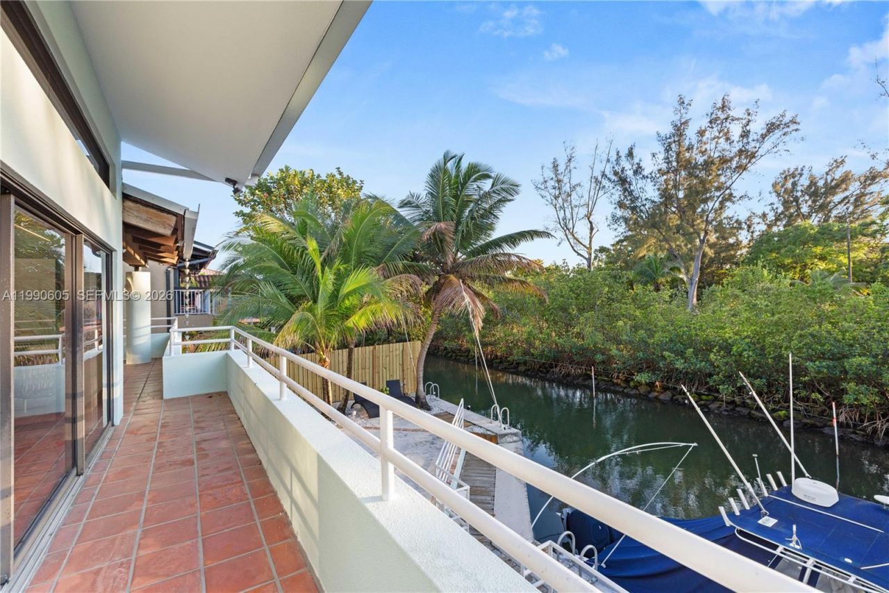 3520 Rockerman Rd, Miami, FL 33133 Photo