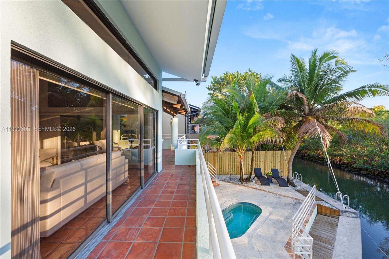 3520 Rockerman Rd, Miami, FL 33133 Photo