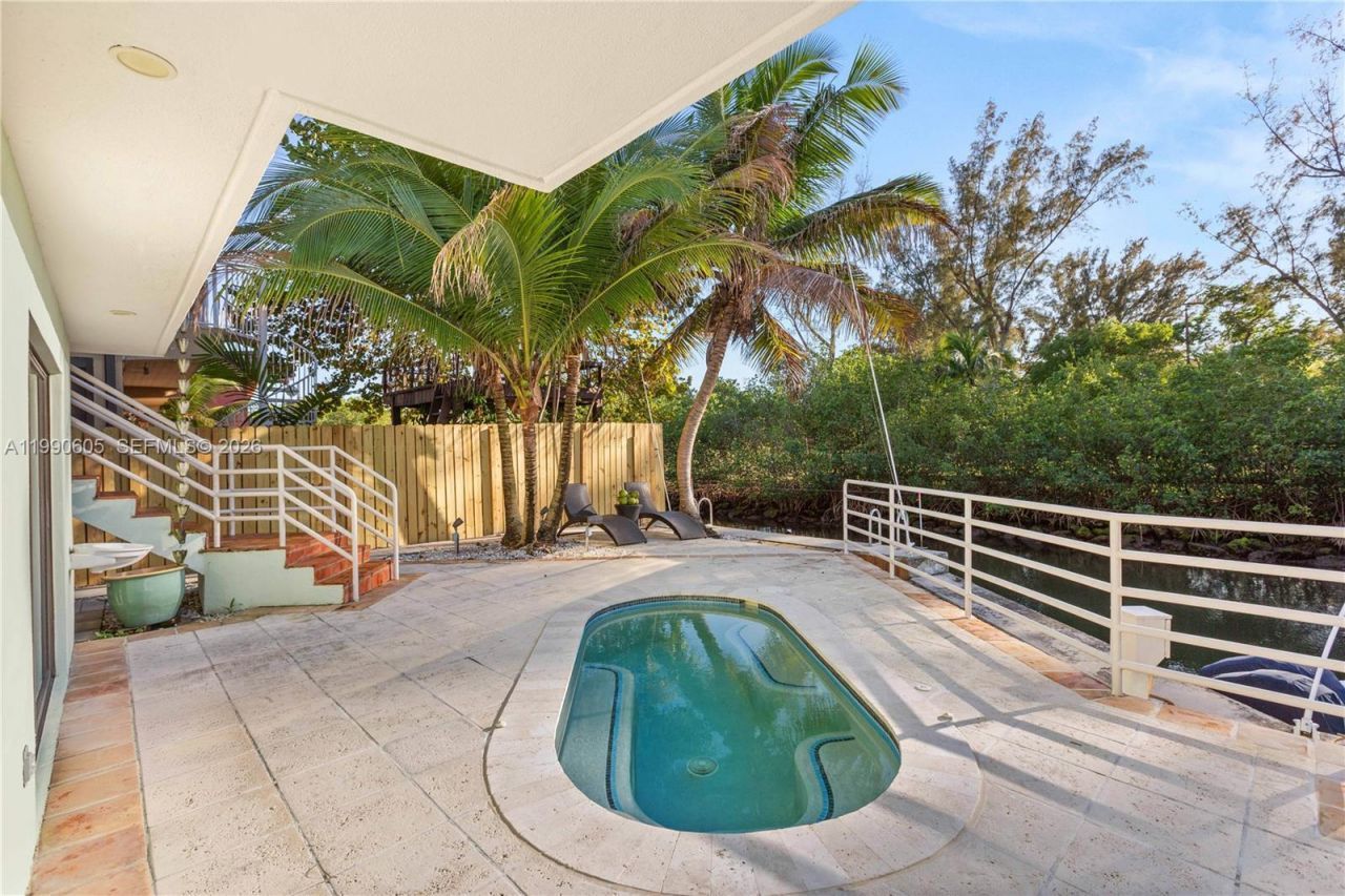 3520 Rockerman Rd, Miami, FL 33133 Photo