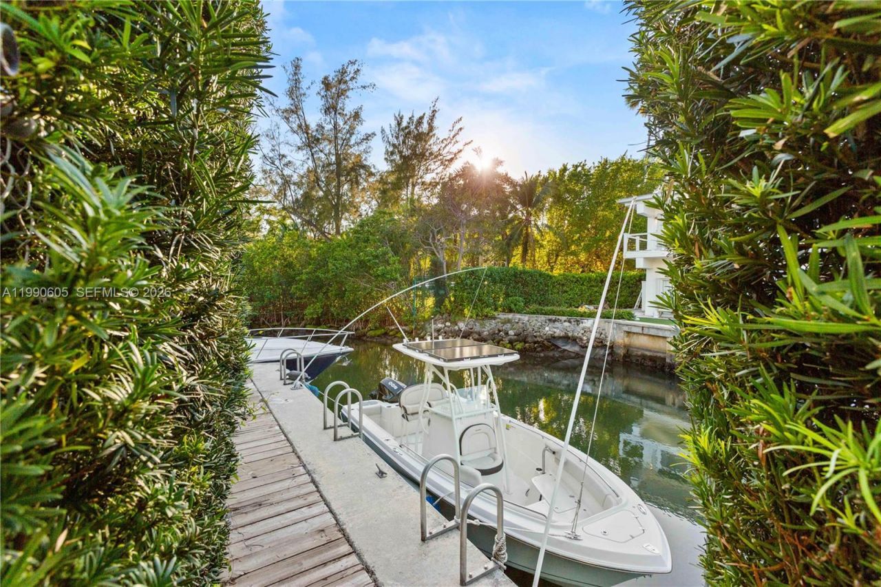 3520 Rockerman Rd, Miami, FL 33133 Photo