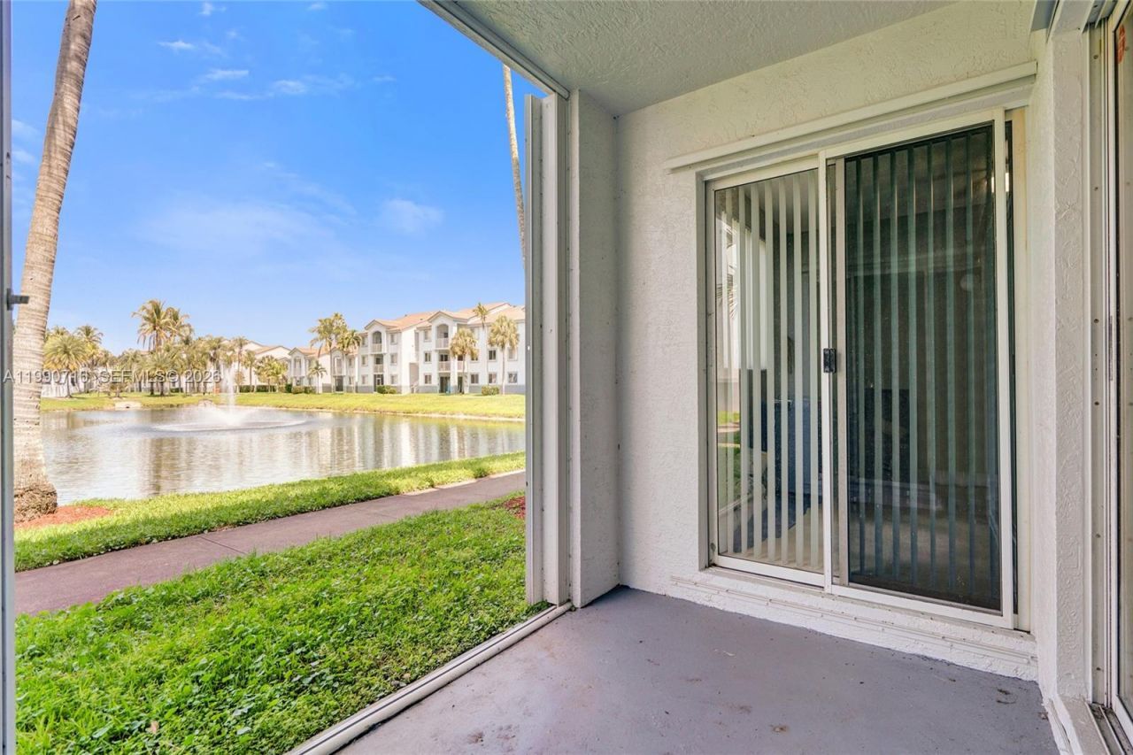 2640 S University Dr, Unit 112, Davie, FL 33328 Photo