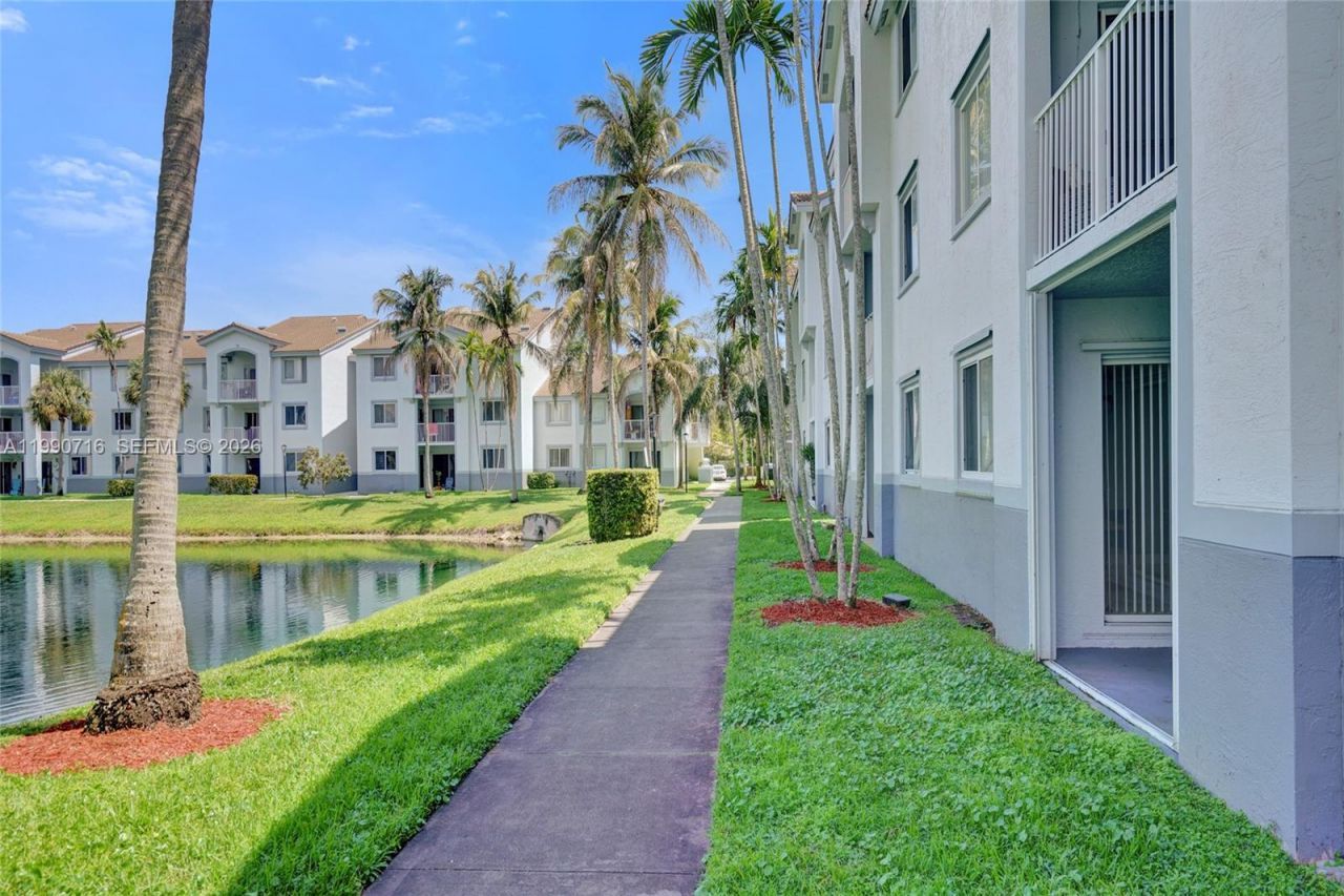 2640 S University Dr, Unit 112, Davie, FL 33328 Photo