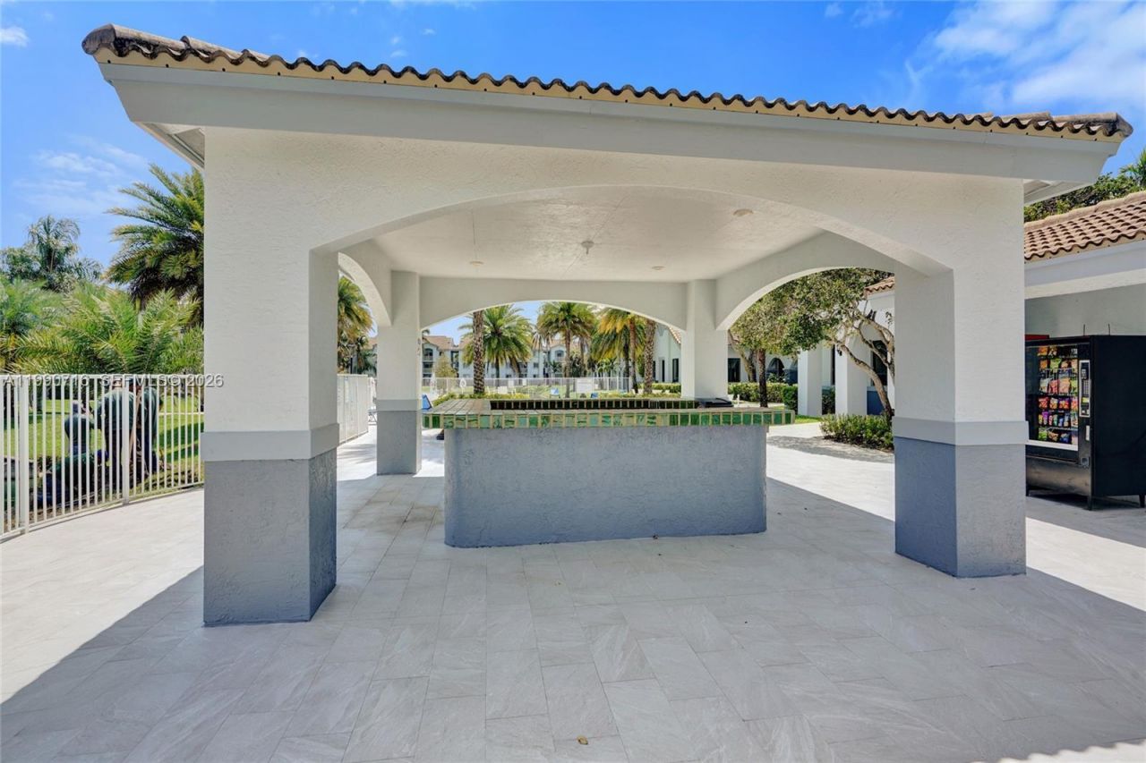 2640 S University Dr, Unit 112, Davie, FL 33328 Photo