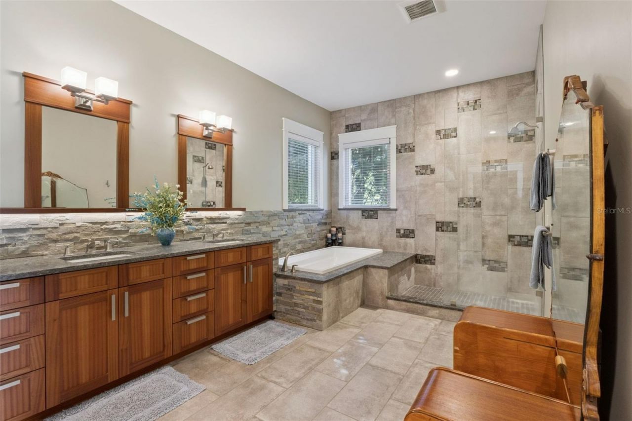 15503 Trotting Horse Lane, Tavares, FL 32778 Photo