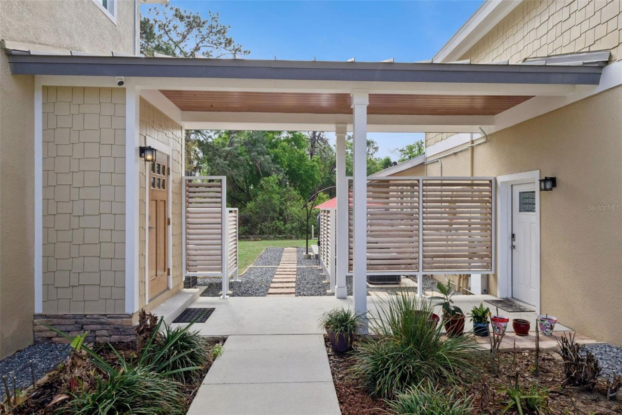 15503 Trotting Horse Lane, Tavares, FL 32778 Photo