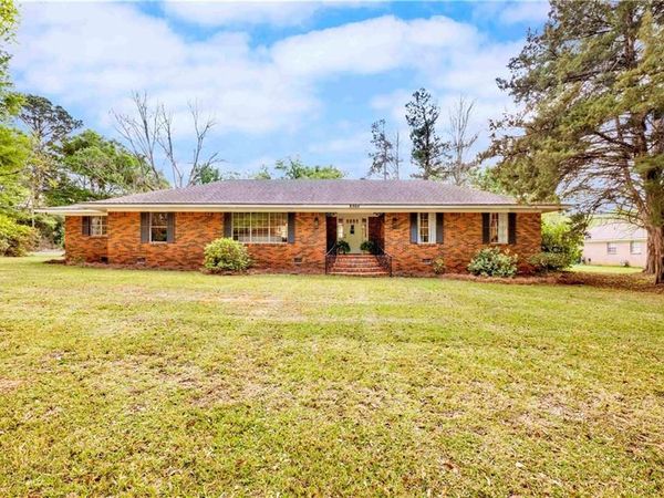 8960 Morphy Avenue, Fairhope, AL 36532