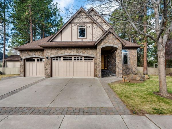60885 Oasis Place, Bend, OR 97702