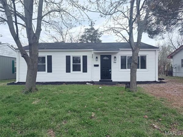 705 Saint Martin Drive , Cahokia, IL 62206