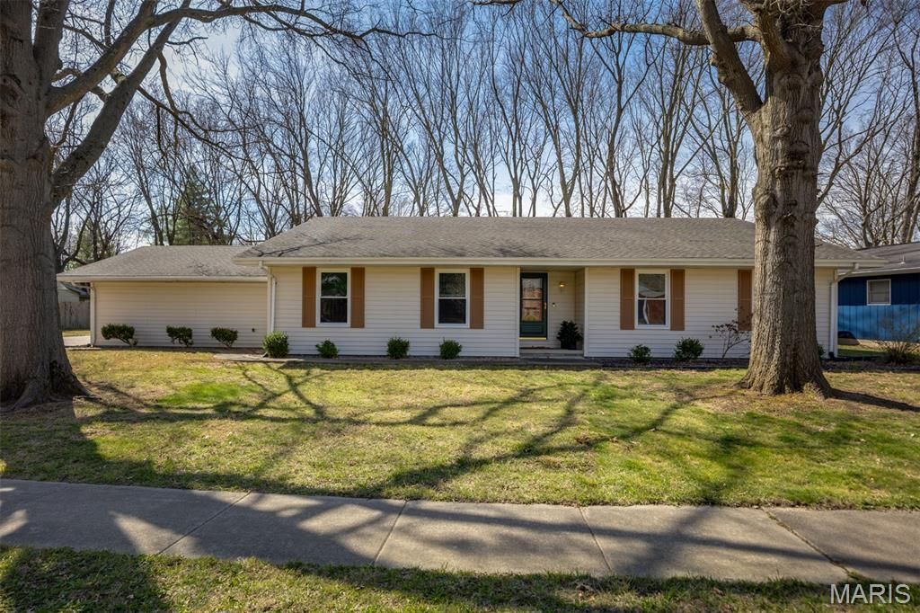 2900 W Lawrence Avenue, Springfield, IL 62704 Main Photo