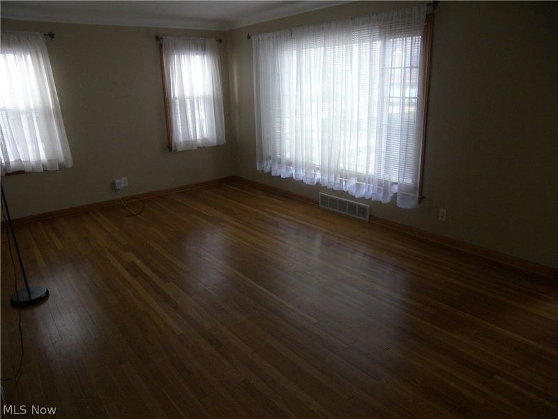 19070 Meredith Avenue, Euclid, OH 44119 Photo 11