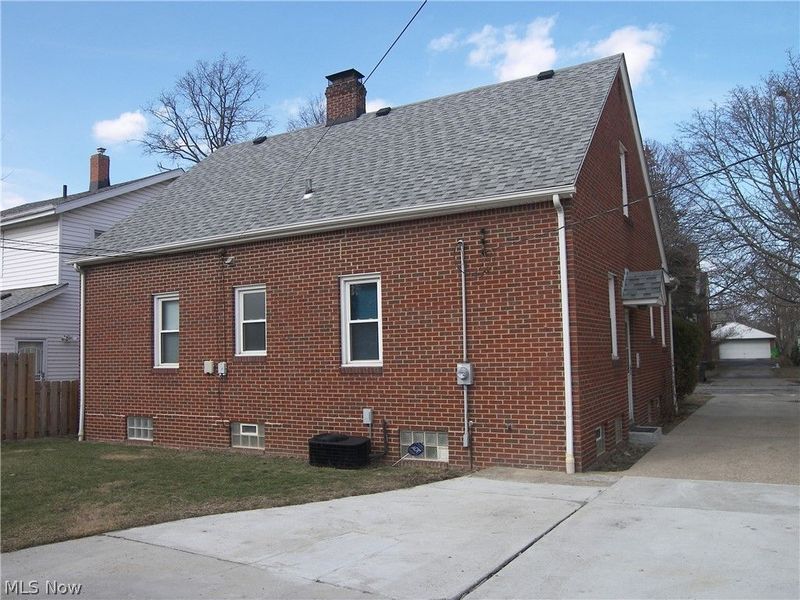 19070 Meredith Avenue, Euclid, OH 44119 Photo 2