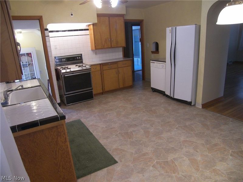 19070 Meredith Avenue, Euclid, OH 44119 Photo 5