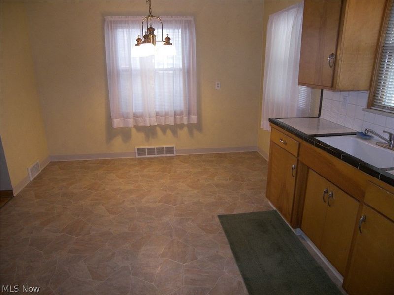 19070 Meredith Avenue, Euclid, OH 44119 Photo 6