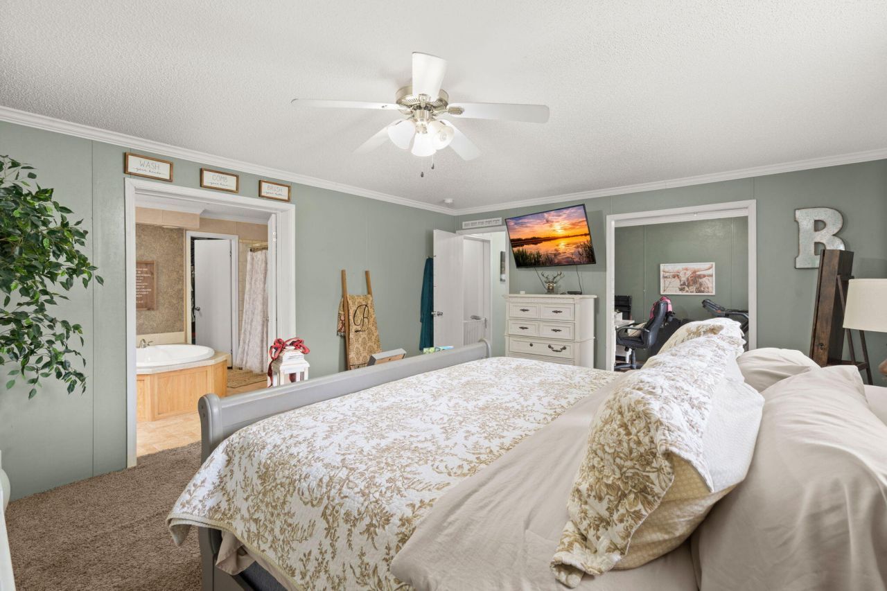 369 Gurney Kay Lane Photo 24