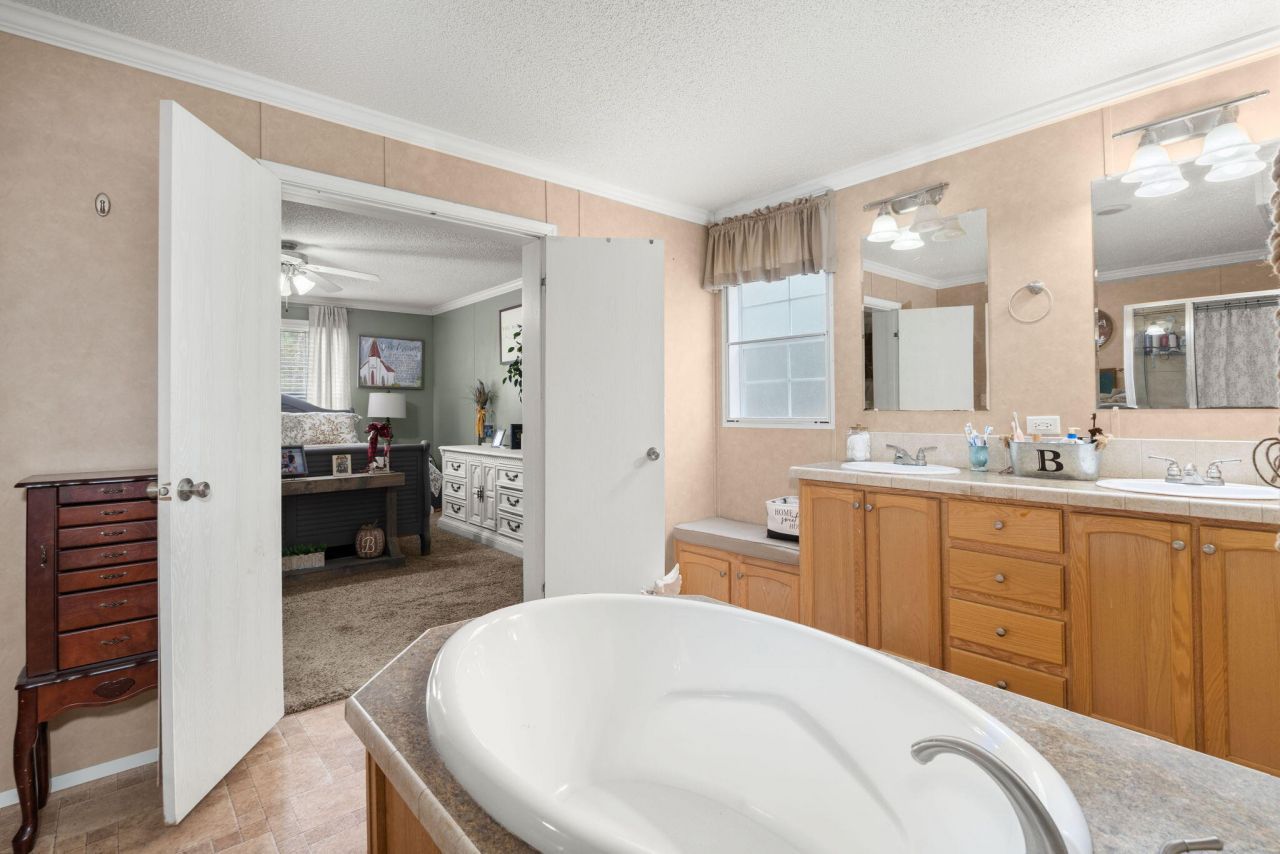 369 Gurney Kay Lane Photo 26