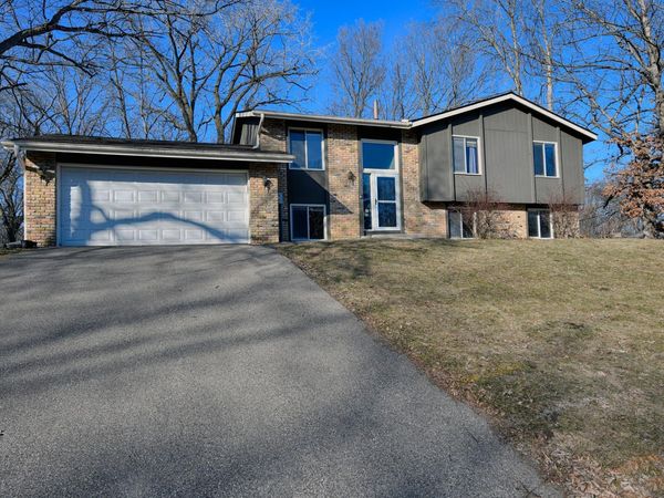 12102 Red Oak Court S, Burnsville, MN 55337