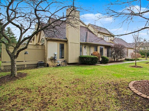 2731 Winter Garden Court, Ann Arbor, MI 48105